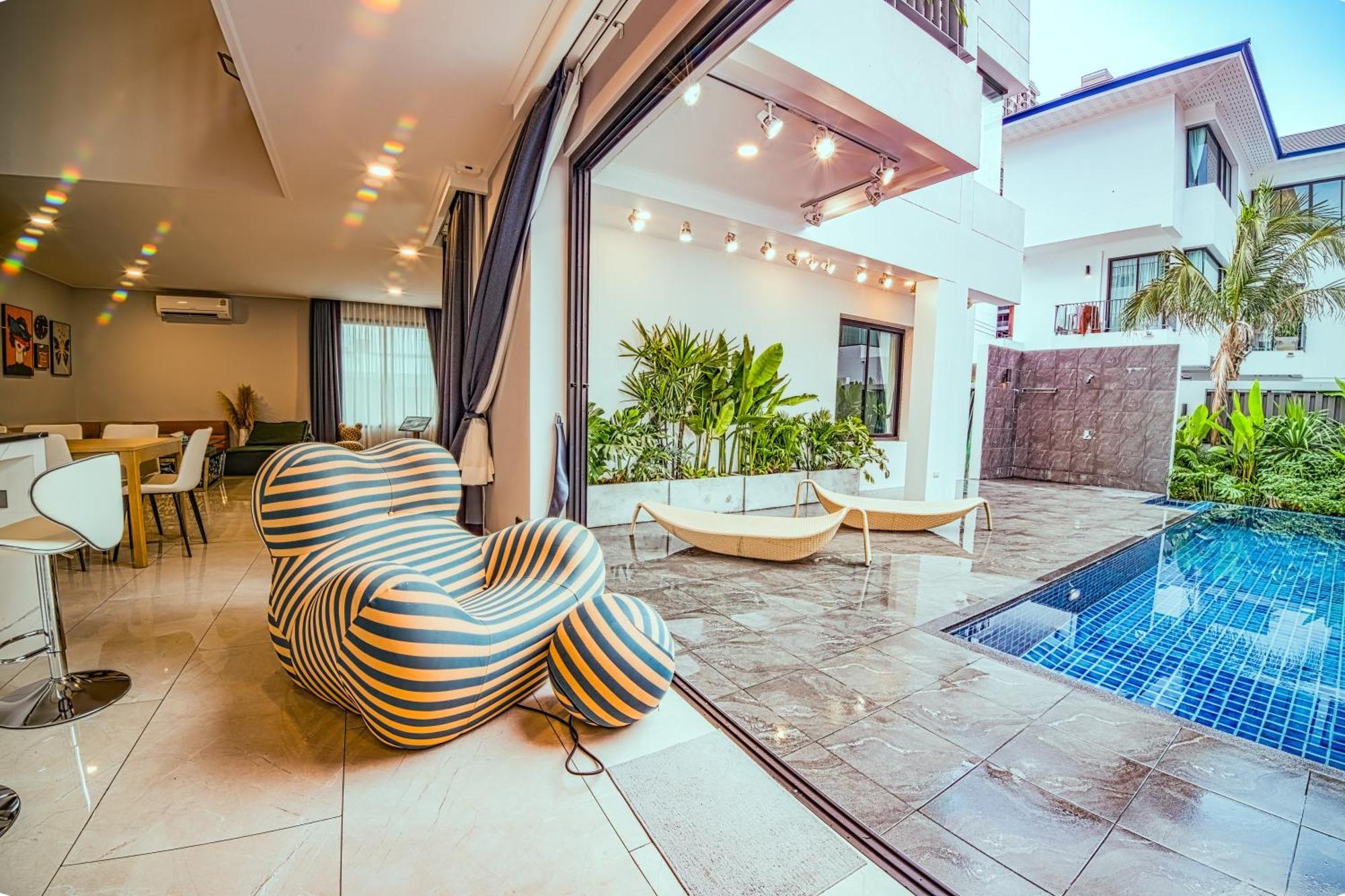 Villa 943summer Villa曼谷中心asok&tong Lor800平海天别墅